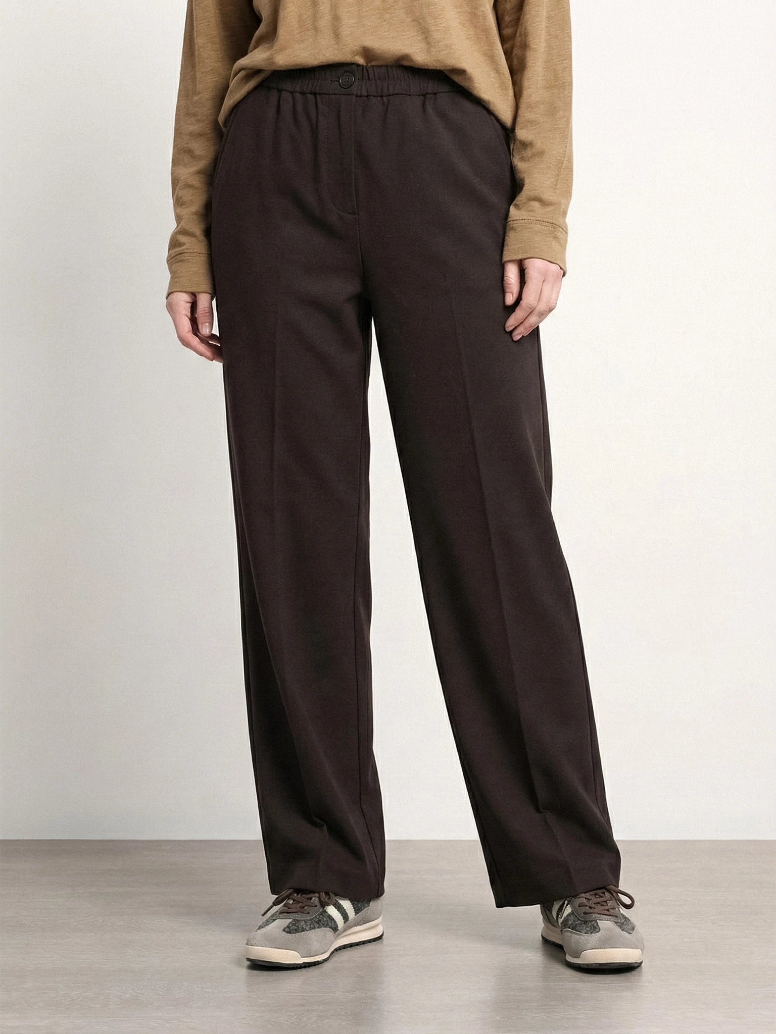 Брюки темно-коричневого цвета 